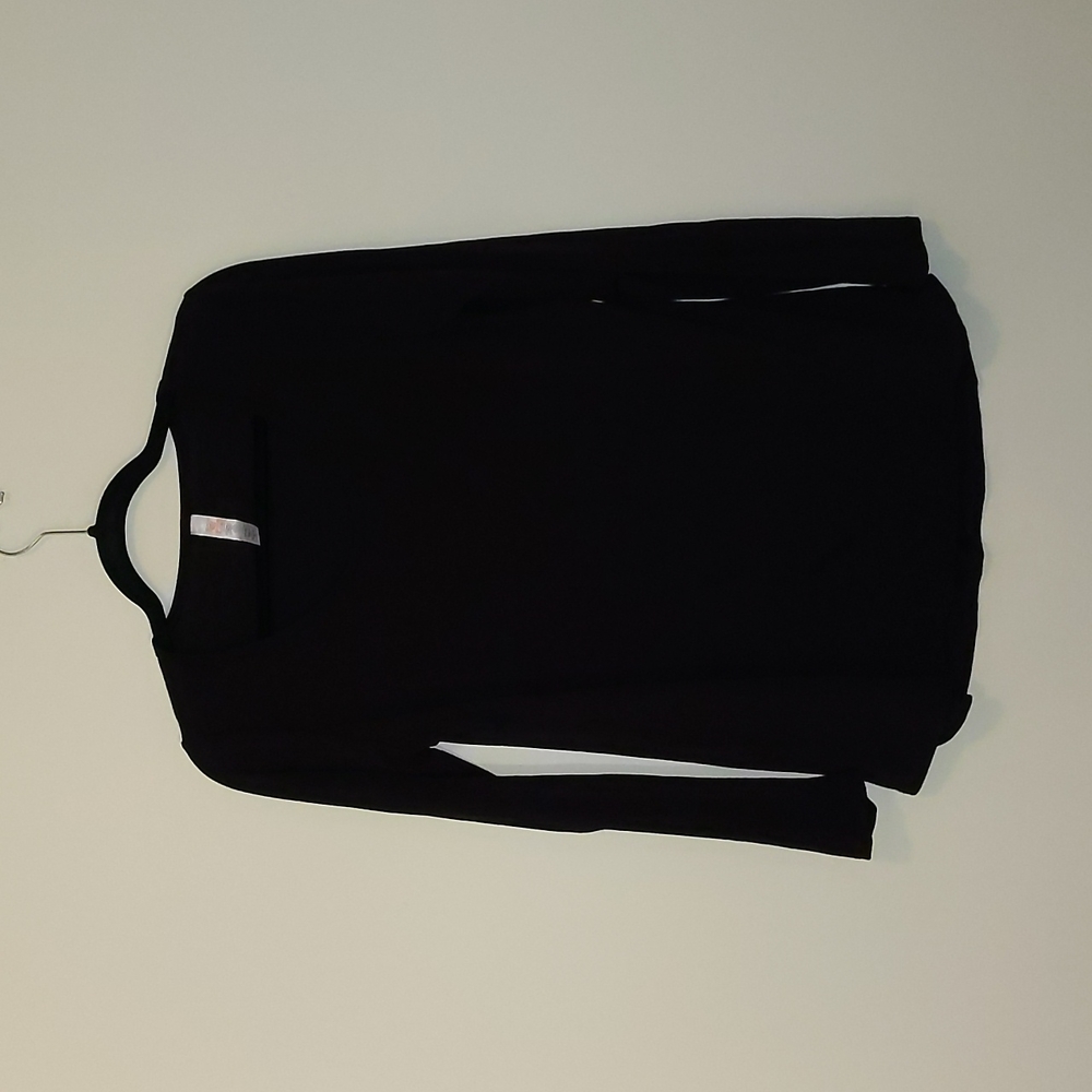 *Last Chance* LuLaRoe Black Long sleeve tee (S)